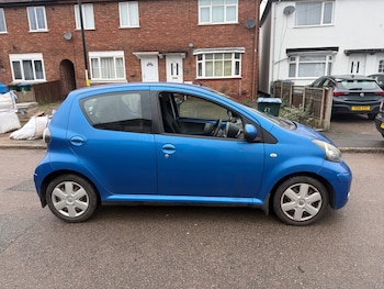 Used Toyota AYGO 2010 for sale - 77482623: Photo