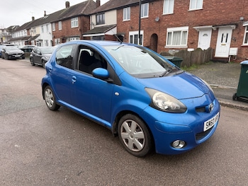 Used Toyota AYGO 2010 for sale - 77482623: Photo