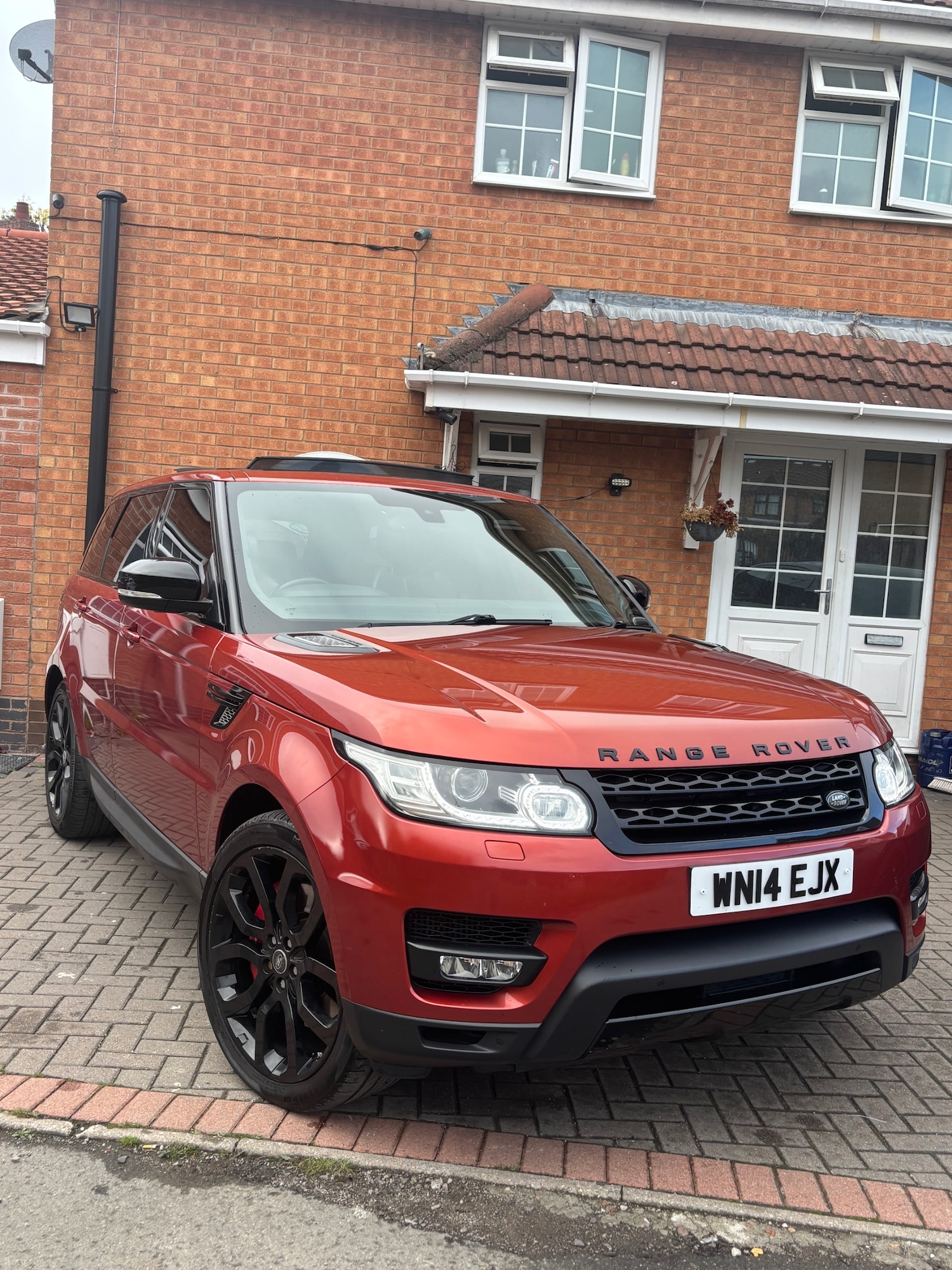 Used Land Rover Range Rover Sport 2014 for sale - 76332393: Photo 1