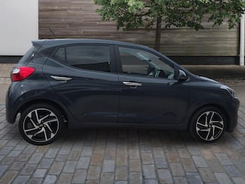 Used Hyundai i10 2023 for sale - 79540301: Photo