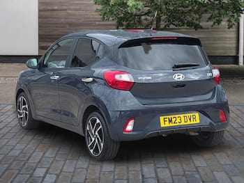 Used Hyundai i10 2023 for sale - 79540301: Photo