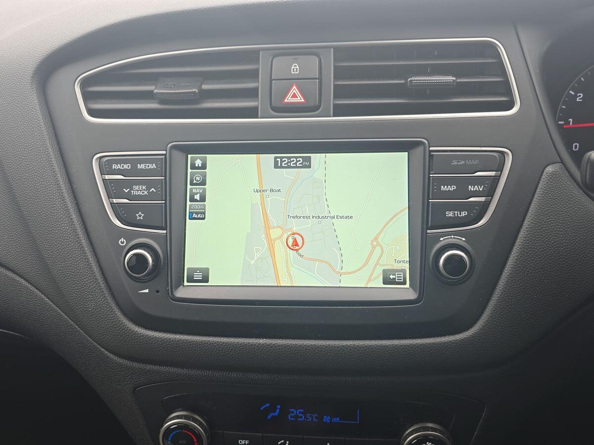 Used Hyundai i20 2018 for sale - 76042534: Photo 16