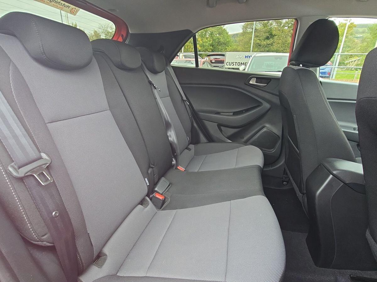 Used Hyundai i20 2018 for sale - 76042534: Photo 19