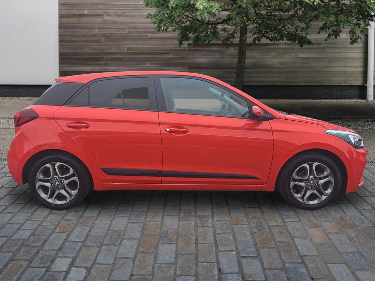 Used Hyundai i20 2018 for sale - 76042534: Photo 2