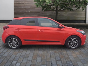 Used Hyundai i20 2018 for sale - 76042534: Photo