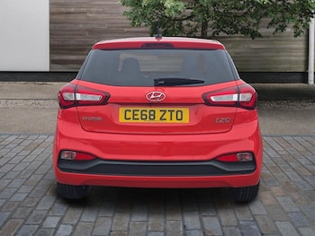 Used Hyundai i20 2018 for sale - 76042534: Photo