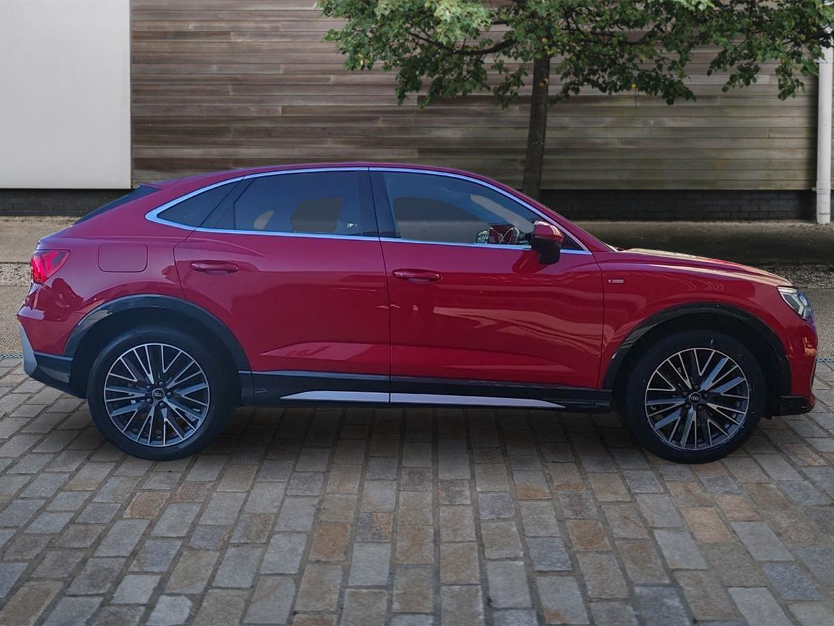 Used Audi Q3 2022 for sale - 76886400: Photo 2