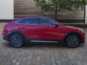 Used Audi Q3 2022 for sale - 76886400: Photo