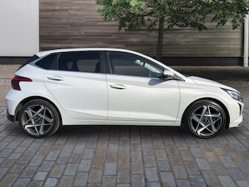 Used Hyundai i20 2025 for sale - 77632900: Photo