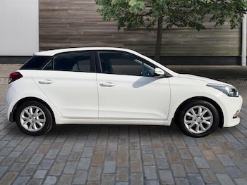 Used Hyundai i20 2016 for sale - 79609061: Photo