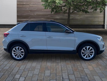 Used Volkswagen T-Roc 2023 for sale - 79464554: Photo