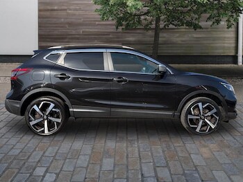 Used Nissan Qashqai 2017 for sale - 77909742: Photo