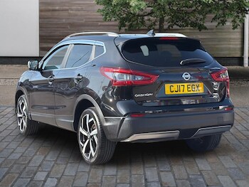 Used Nissan Qashqai 2017 for sale - 77909742: Photo