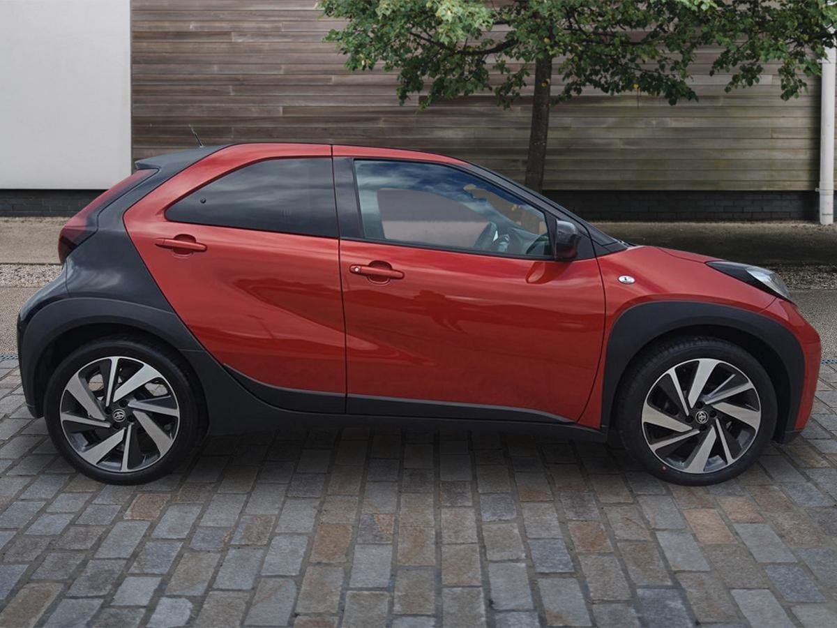 Used Toyota Aygo X 2023 for sale - 76179402: Photo 2