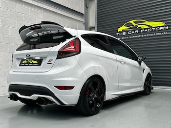 Used Ford Fiesta 2016 for sale - 79434336: Photo