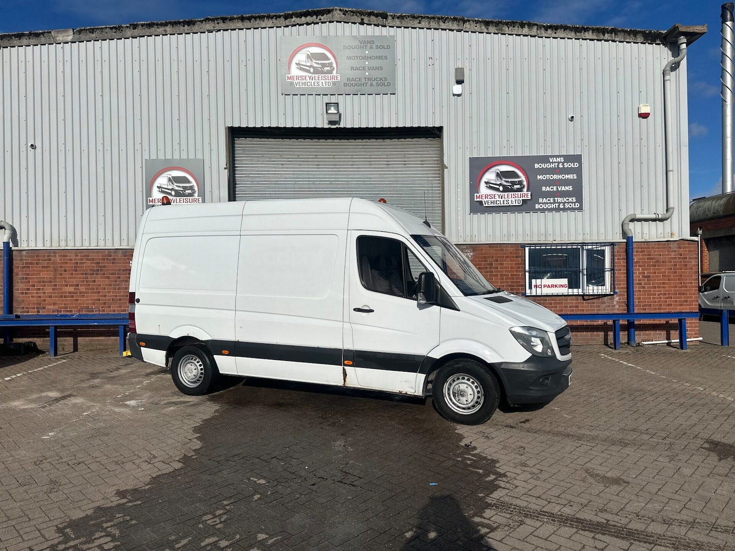 Used Mercedes-Benz Sprinter 2017 for sale - 76352343: Photo 2