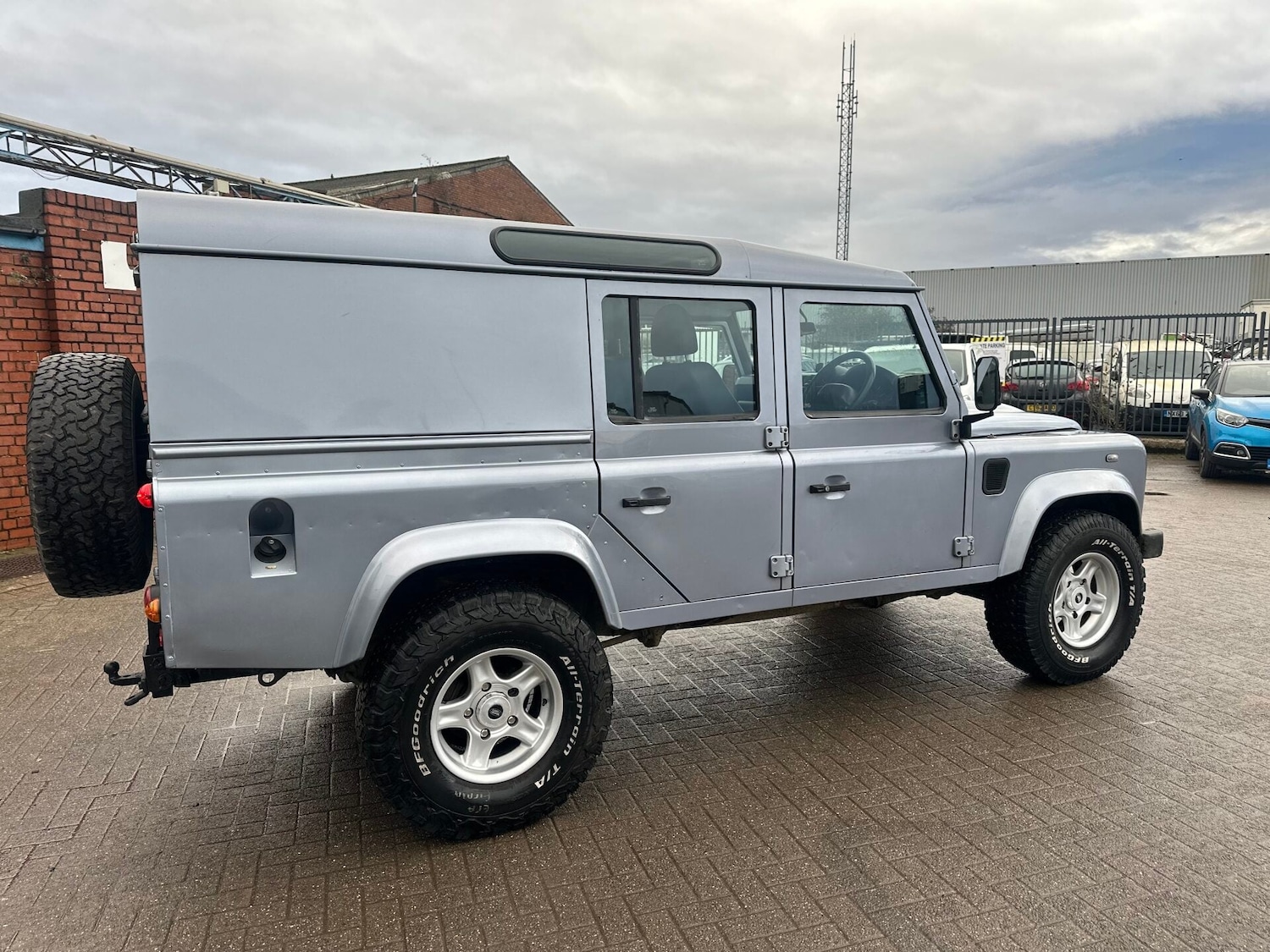 Used Land Rover Defender 2009 for sale - 76969849: Photo 11