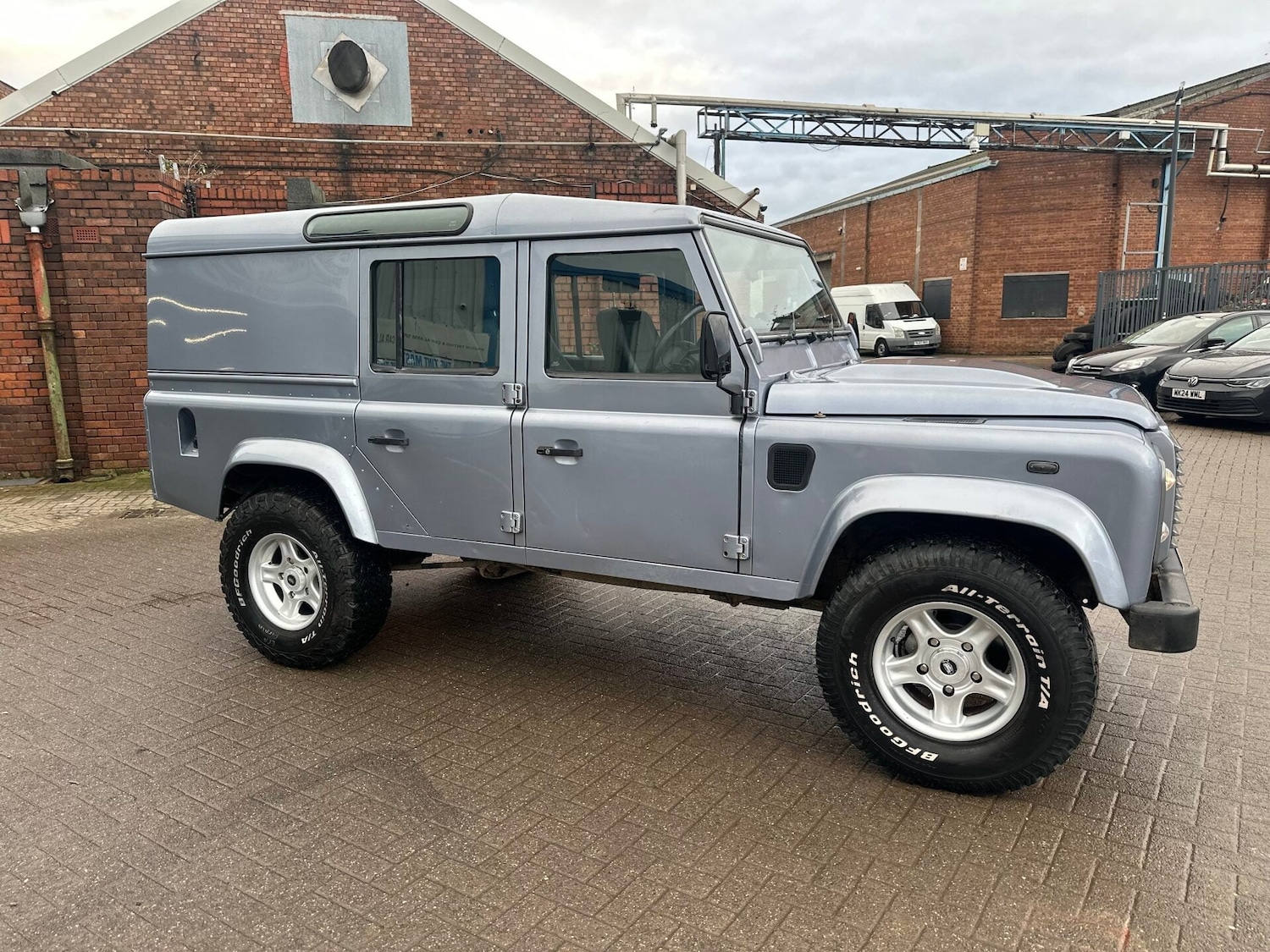 Used Land Rover Defender 2009 for sale - 76969849: Photo 3