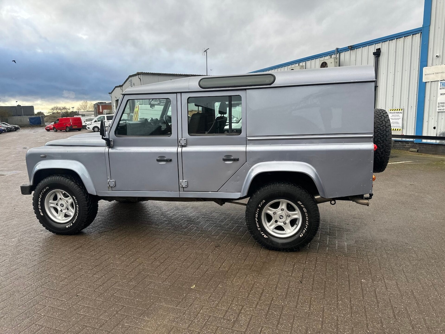 Used Land Rover Defender 2009 for sale - 76969849: Photo 7