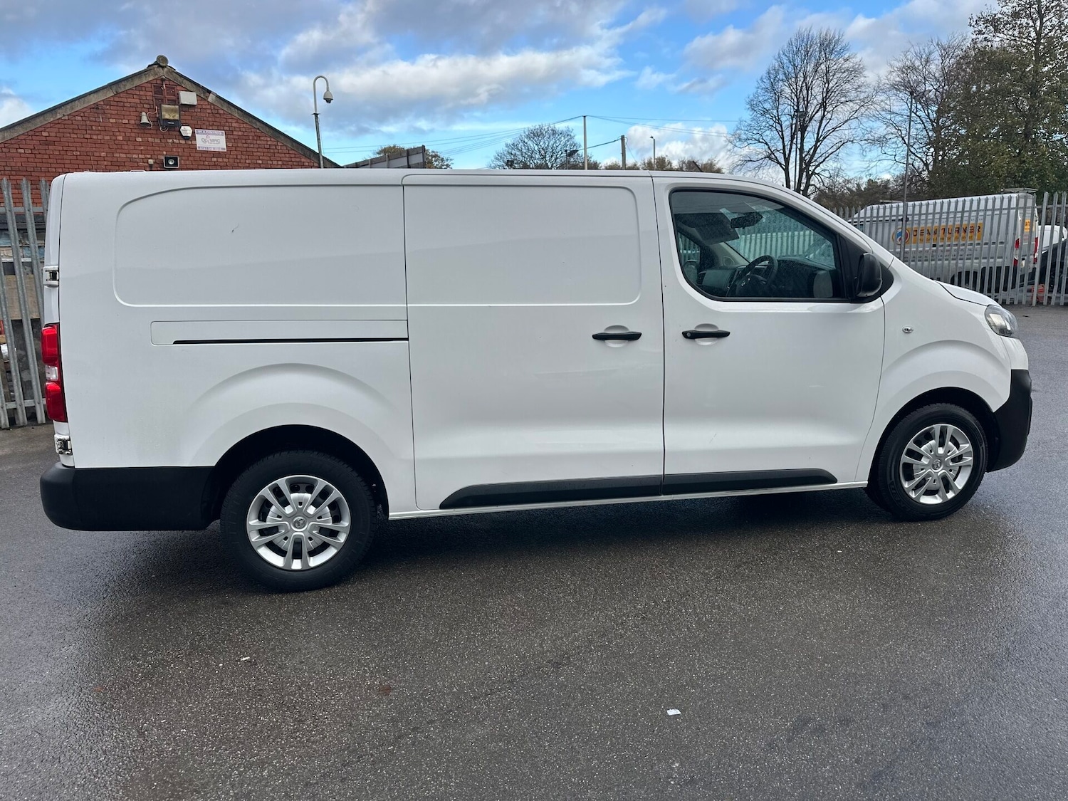 Used Vauxhall Vivaro 2020 for sale - 76207576: Photo 3