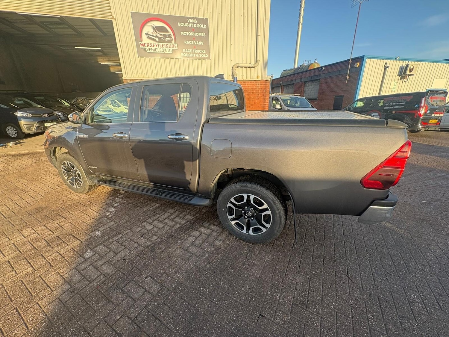 Used Toyota Hilux 2022 for sale - 76763303: Photo 12