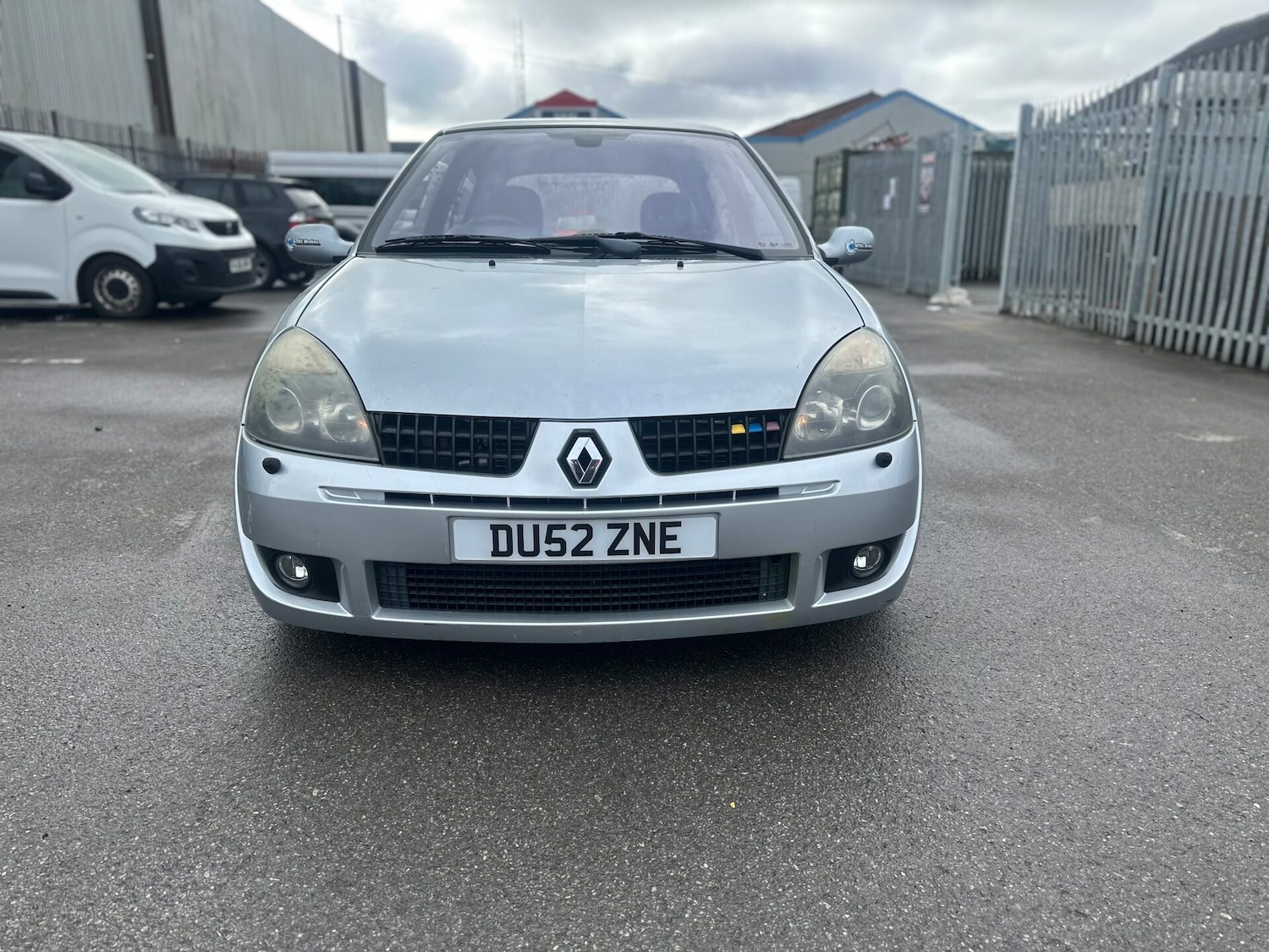 Used Renault Clio 2002 for sale - 77779400: Photo 2