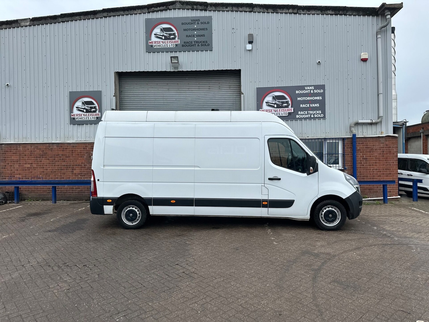 Used Vauxhall Movano 2021 for sale - 76392376: Photo 2