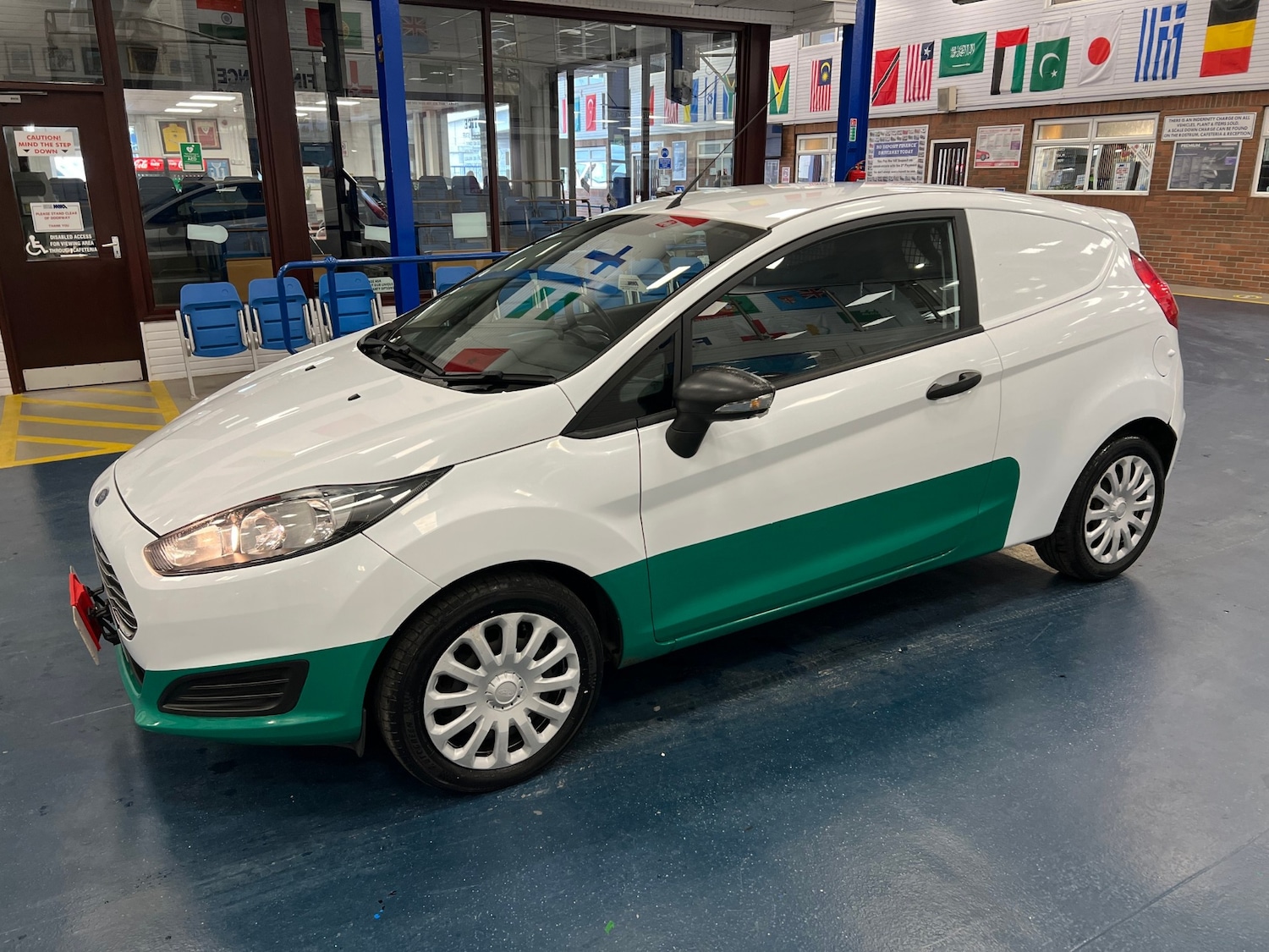 Used Ford Fiesta 2015 for sale - 76298632: Photo 3