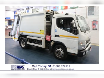 Used Mitsubishi Canter 2016 for sale - 74602105: Photo