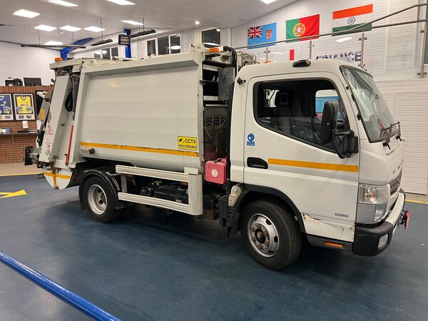 Used Mitsubishi Canter 2016 for sale - 74602105: Photo 2