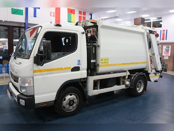 Used Mitsubishi Canter 2016 for sale - 74602105: Photo