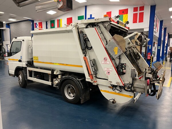 Used Mitsubishi Canter 2016 for sale - 74602105: Photo 4
