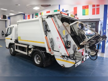 Used Mitsubishi Canter 2016 for sale - 74602105: Photo