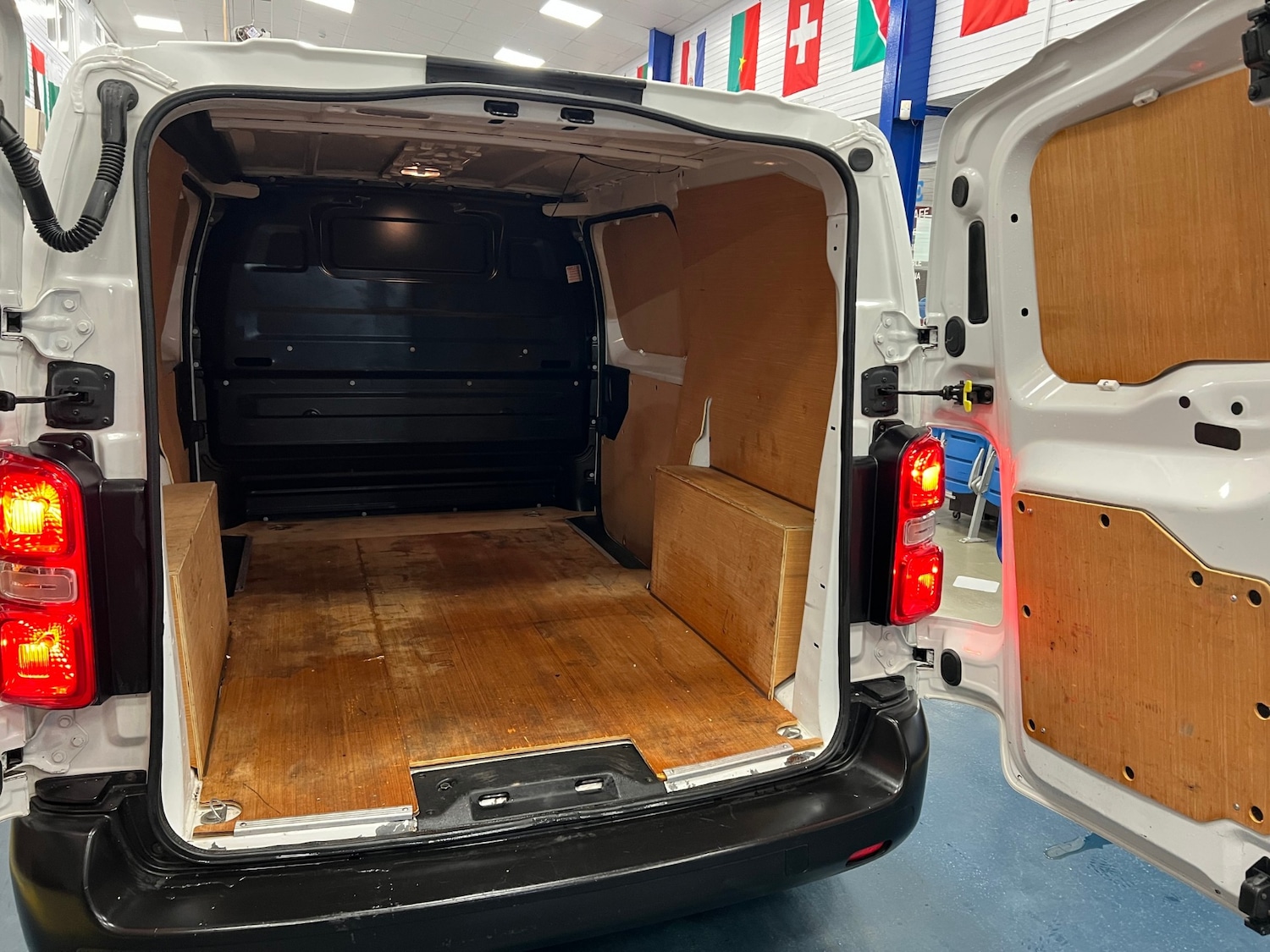 Used Vauxhall Vivaro 2020 for sale - 77261905: Photo 14