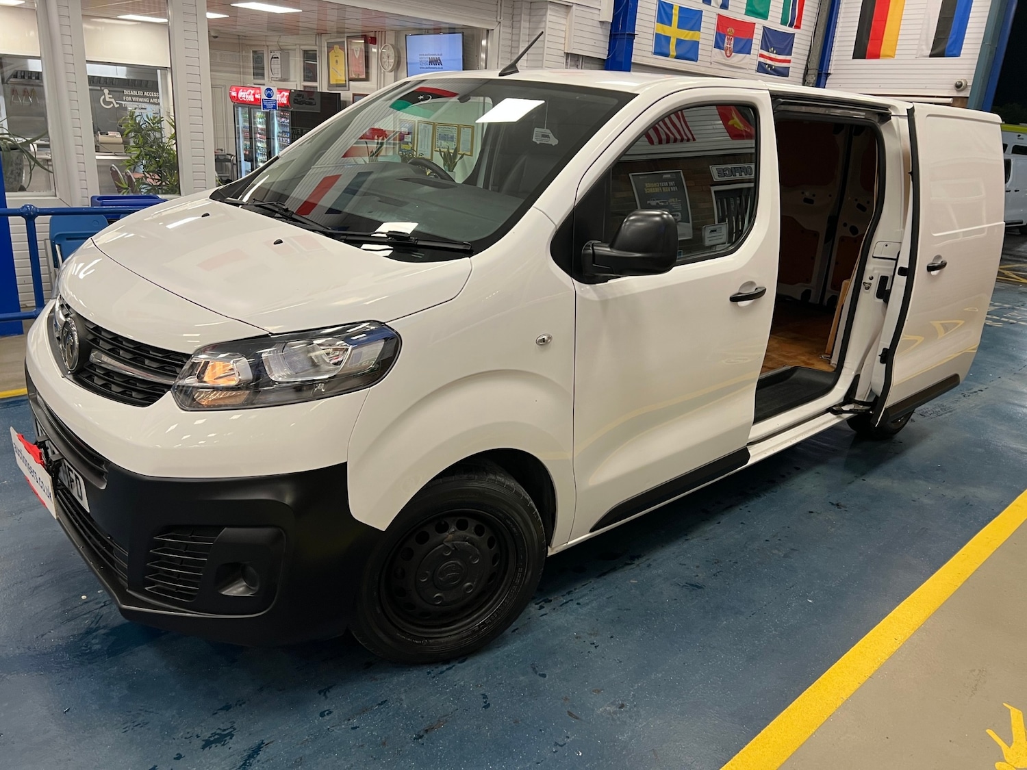 Used Vauxhall Vivaro 2020 for sale - 77261905: Photo 8