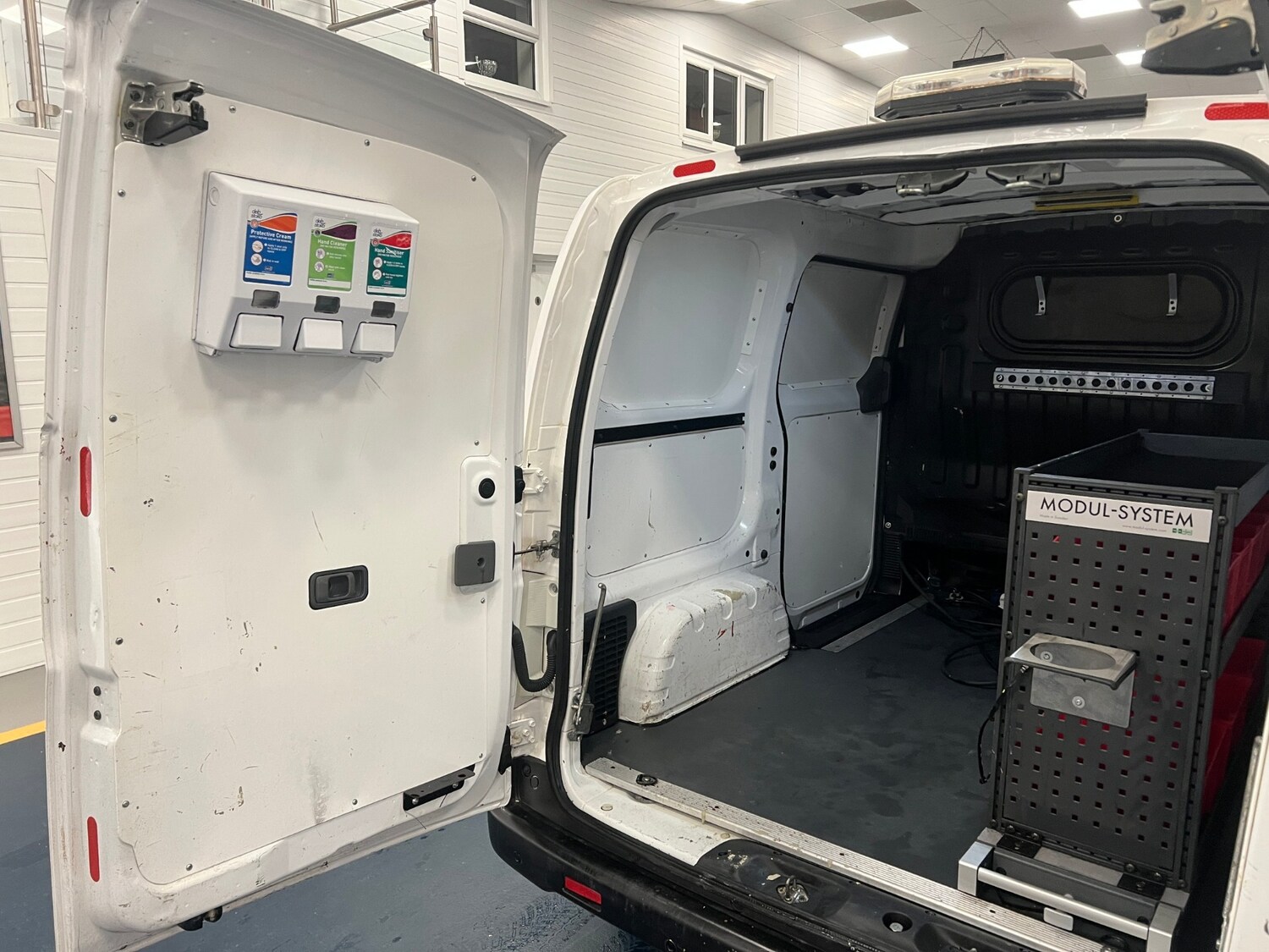 Used Nissan e-NV200 2019 for sale - 77915434: Photo 17