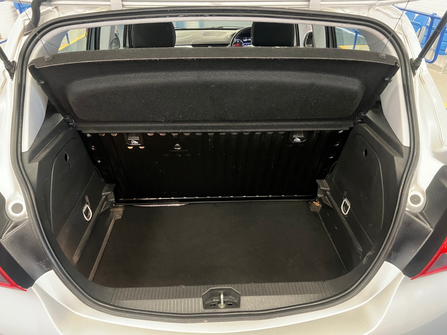 Used Vauxhall Corsa 2016 for sale - 78090335: Photo 8