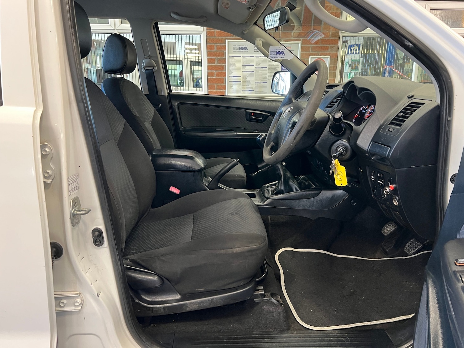 Used Toyota Hilux 2015 for sale - 77222897: Photo 12