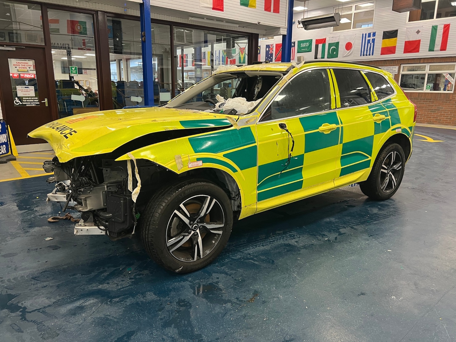 Used Volvo XC60 2023 for sale - 77124072: Photo 3