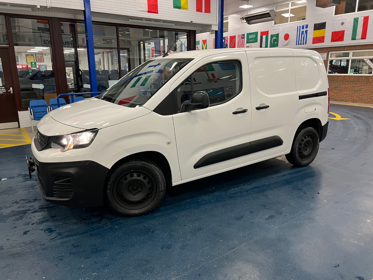 Used Peugeot Partner 2019 for sale - 76461289: Photo 3