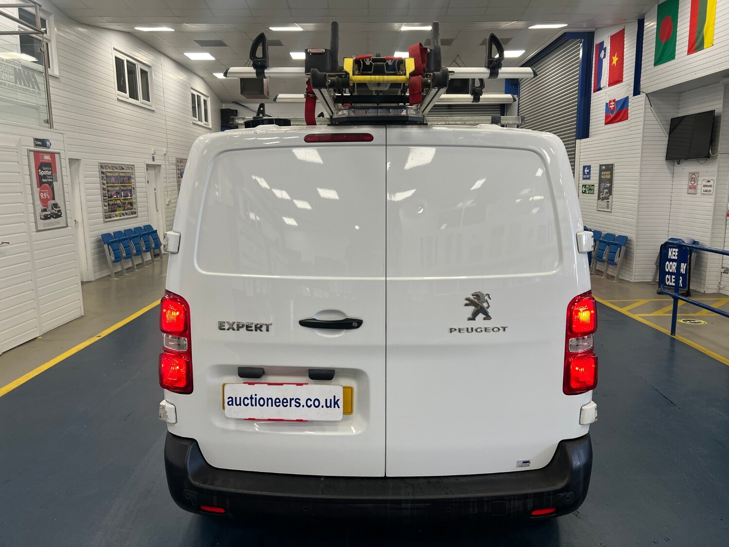 Used Peugeot Expert 2020 for sale - 76035189: Photo 9