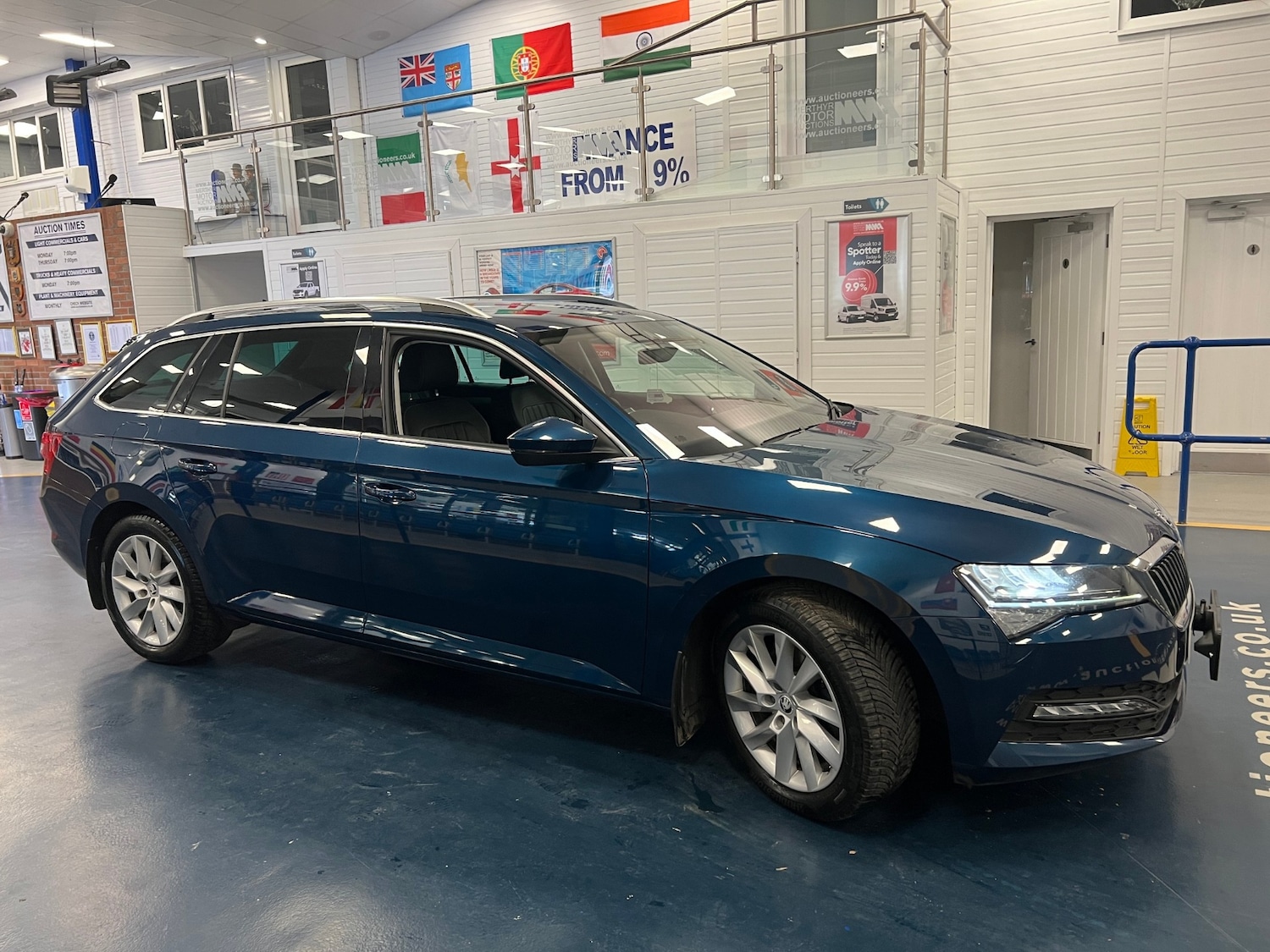 Used Skoda Superb 2022 for sale - 78163806: Photo 2