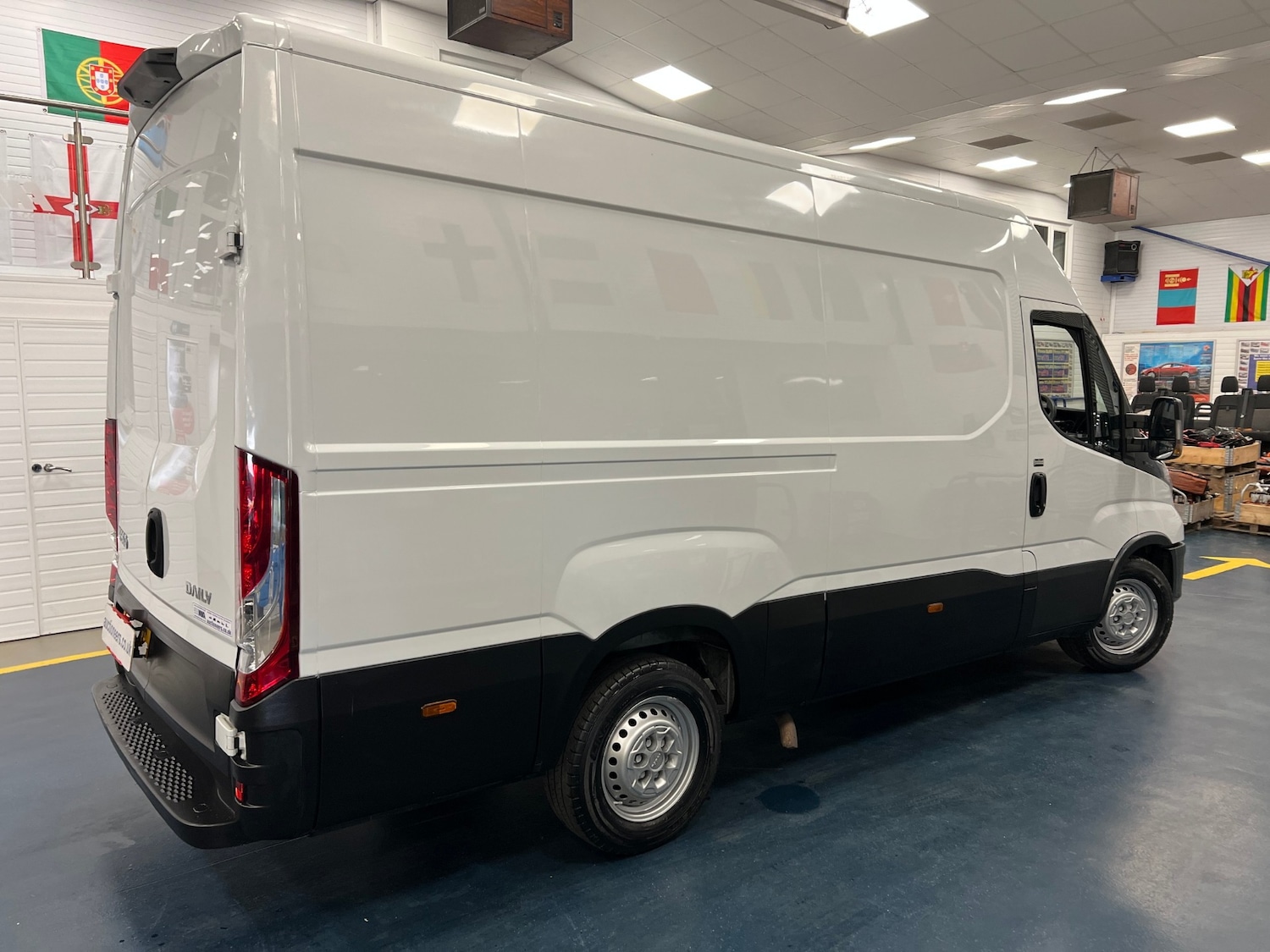 Used Iveco Daily 2023 for sale - 76286613: Photo 5