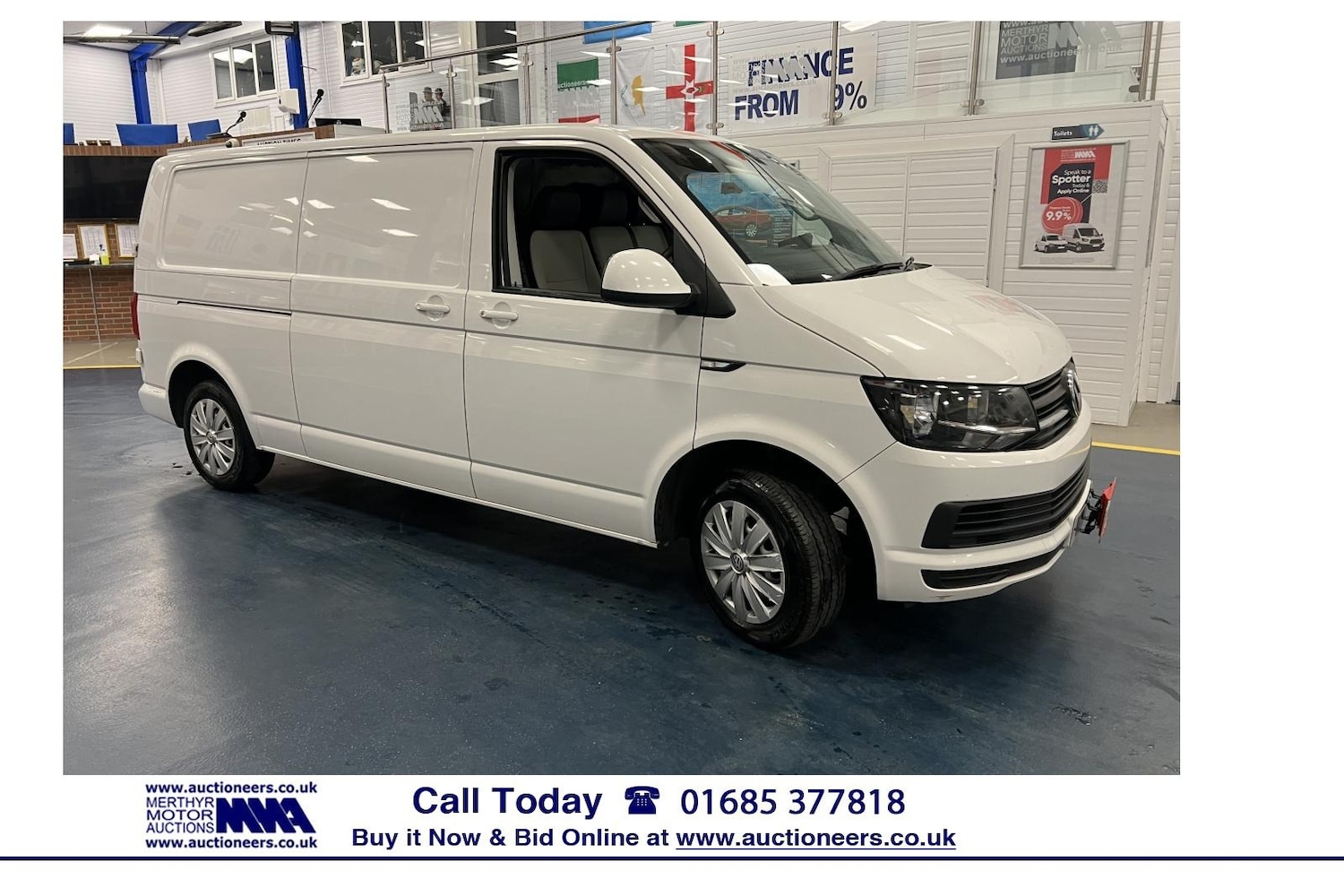 Used Volkswagen Transporter 2017 for sale - 76286676: Photo 1
