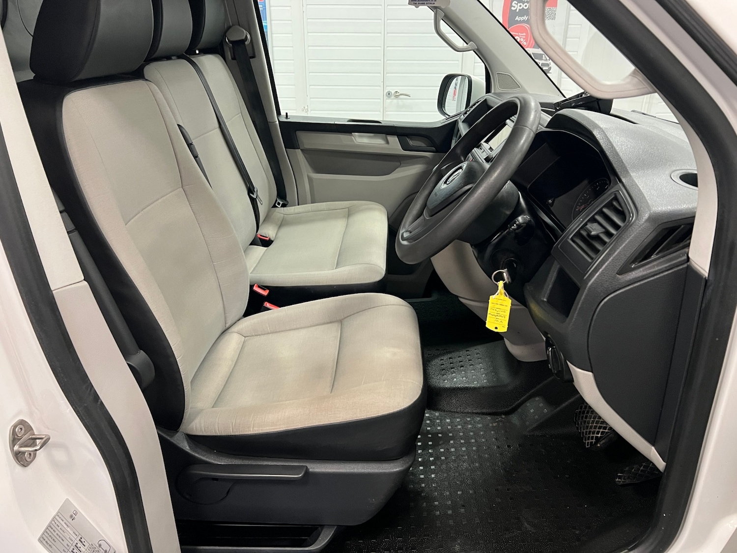 Used Volkswagen Transporter 2017 for sale - 76286676: Photo 17