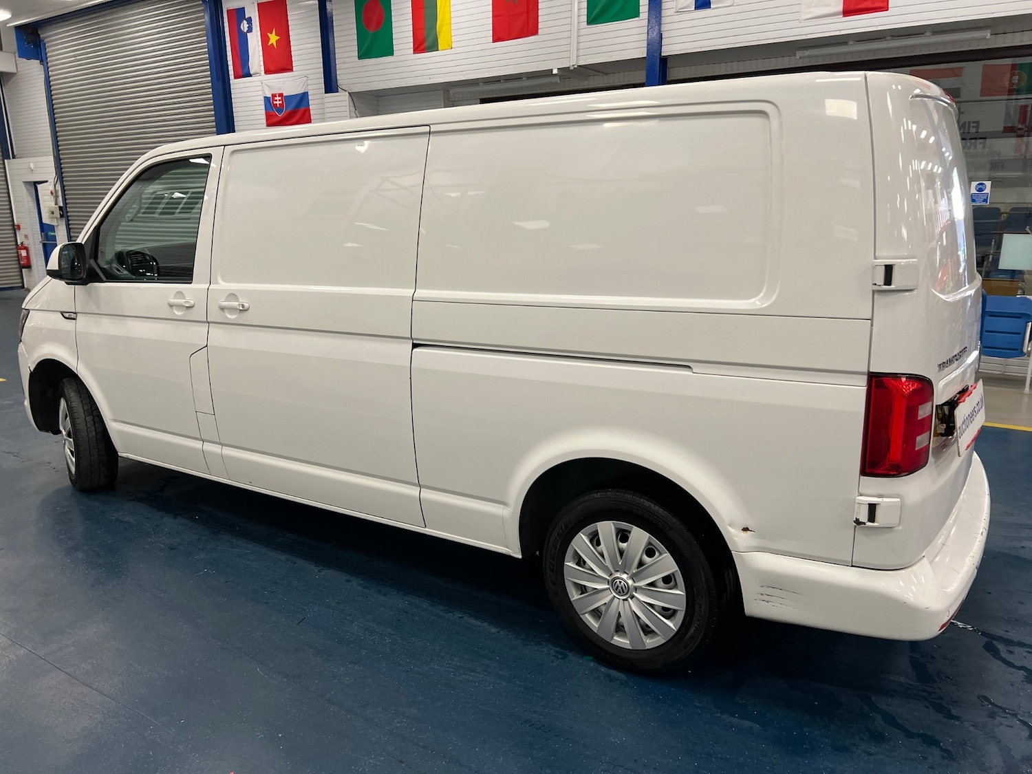 Used Volkswagen Transporter 2017 for sale - 76286676: Photo 4