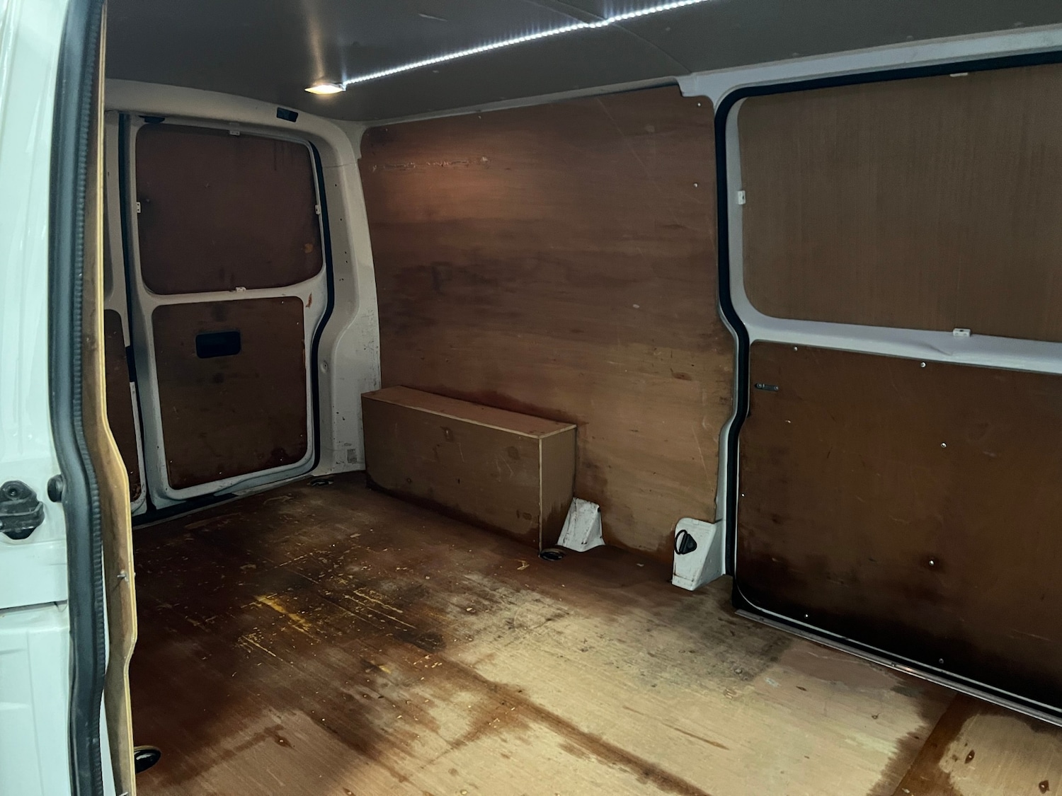 Used Volkswagen Transporter 2017 for sale - 76286676: Photo 8