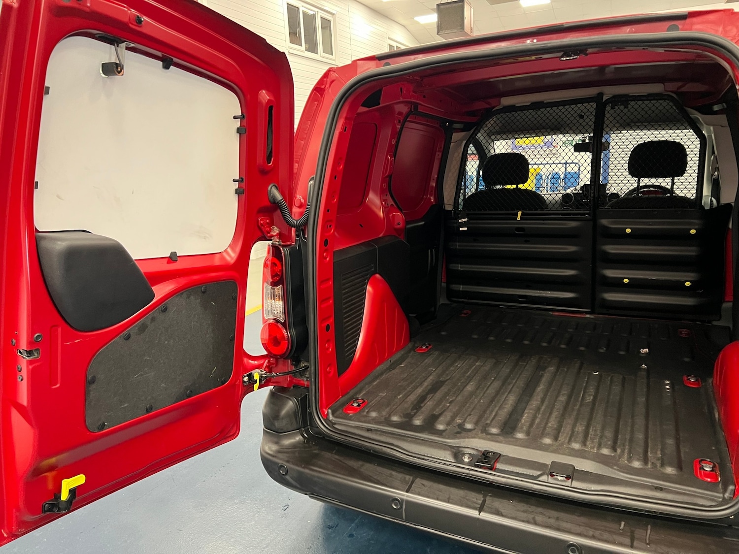 Used Peugeot Partner 2018 for sale - 78108299: Photo 12