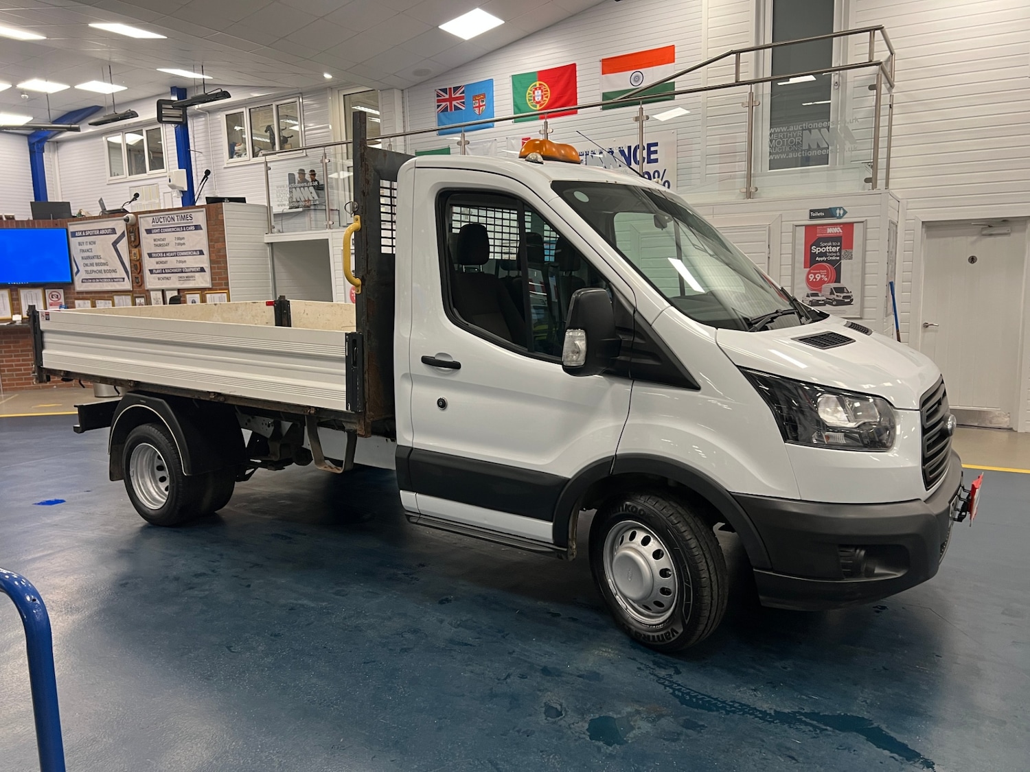 Used Ford Transit 2019 for sale - 76157308: Photo 2