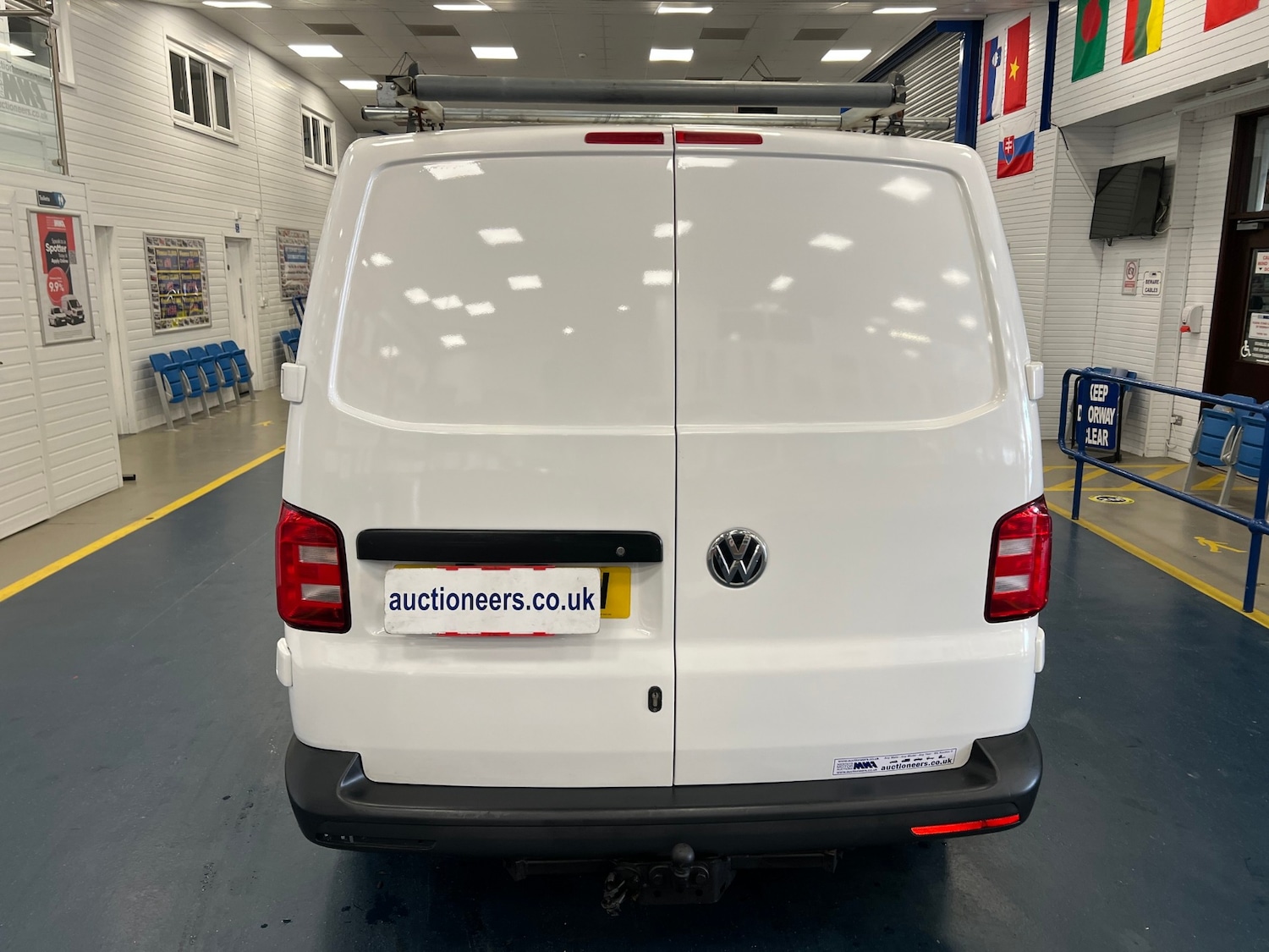 Used Volkswagen Transporter 2016 for sale - 76126199: Photo 10